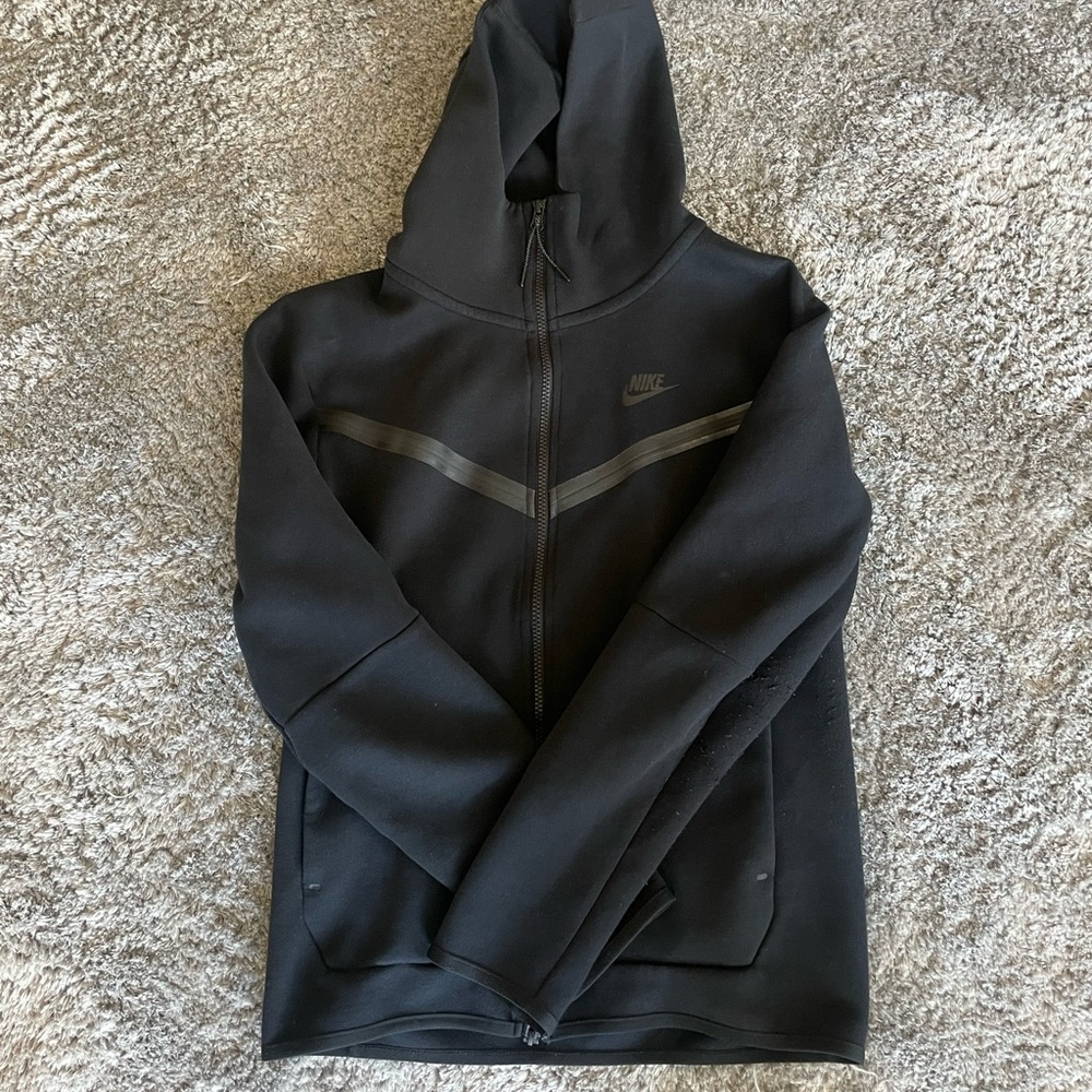 Men’s Black Nike Tech